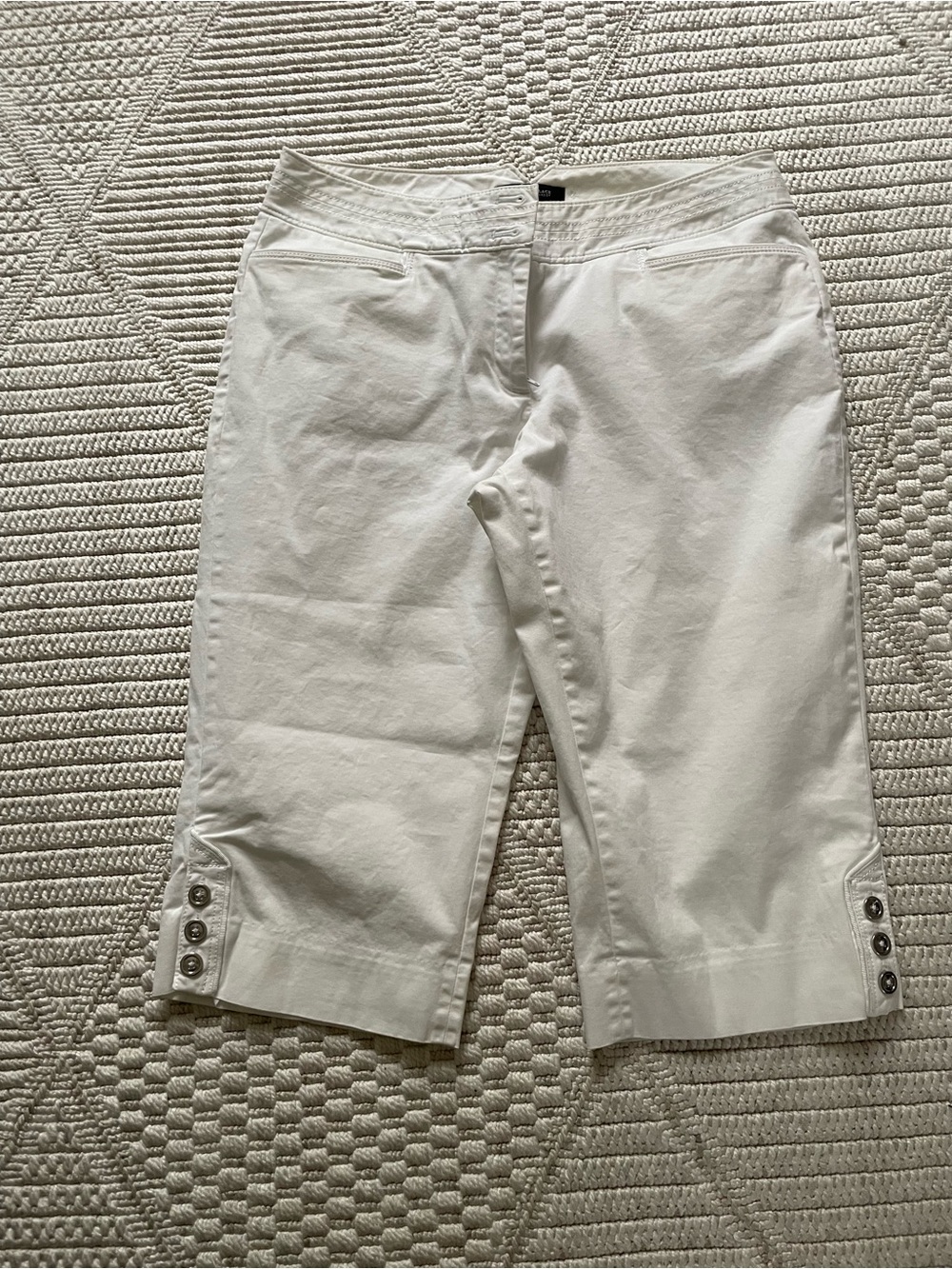 White House Black Market Cropped Button-Hem Capri Pants